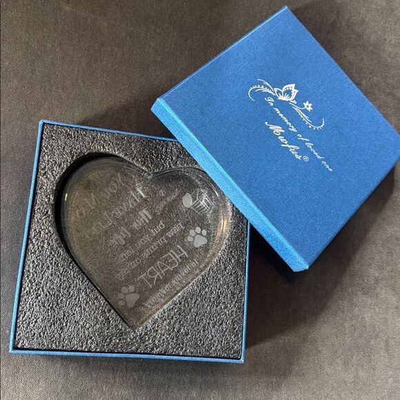 Pet Dog Cat Memorial Acrylic Heart in Gift Box
For the Loss of a Pet NEW - Picture 9 of 10